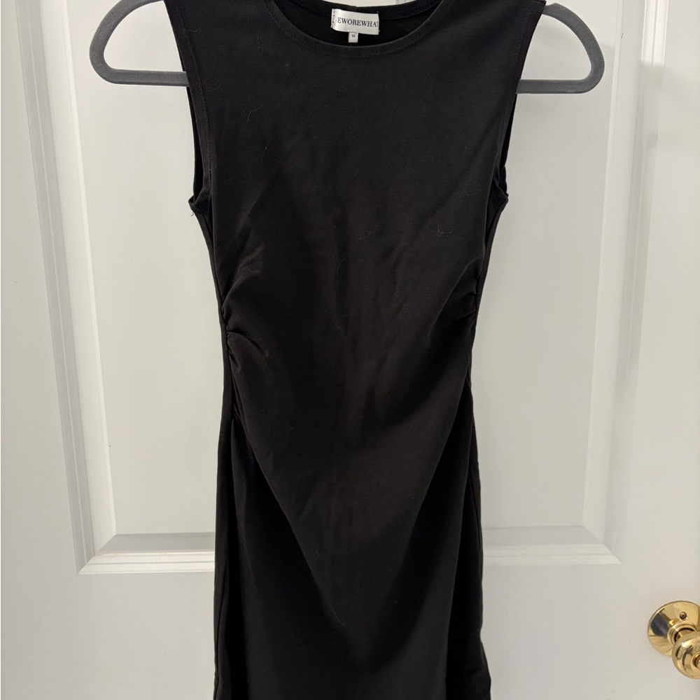 WeWoreWhat Black Sleeveless Midi Dress with Side Ruching